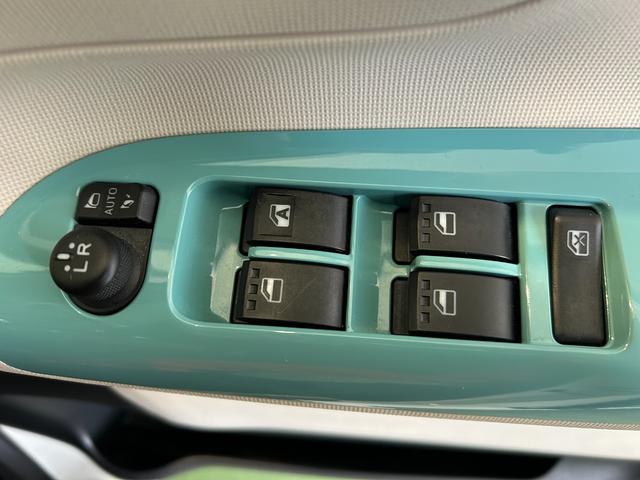 ムーヴキャンバスＧメイクアップＶＳ　ＳＡIIIナビ　ドラレコ　ＥＴＣ　プッシュボタンスタ−ト　両側電動スライドドア　片側シ−トヒ−タ−　テレビキャンセラー　アイドリングストップ機能　衝突被害軽減ブレーキ　パノラマモニタ−　ＬＥＤヘッドライト（奈良県）の中古車