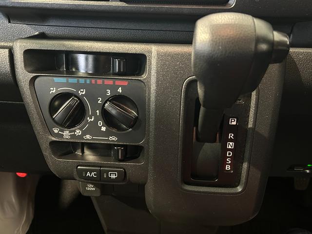 ハイゼットカーゴＤＸＡＭ／ＦＭラジオチューナー　衝突被害軽減ブレーキ　コ−ナ−センサ−　アイドリングストップ機能（奈良県）の中古車