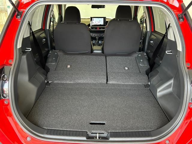 ロッキーＧナビ　ドラレコ　ＥＴＣ　全車速追従機能付ＡＣＣ　衝突被害軽減ブレーキ　コ−ナ−センサ−　プッシュボタンスタ−ト　シ−トヒ−タ−　アイドリングストップ機能　バックカメラ　ＬＥＤヘッドライト（奈良県）の中古車