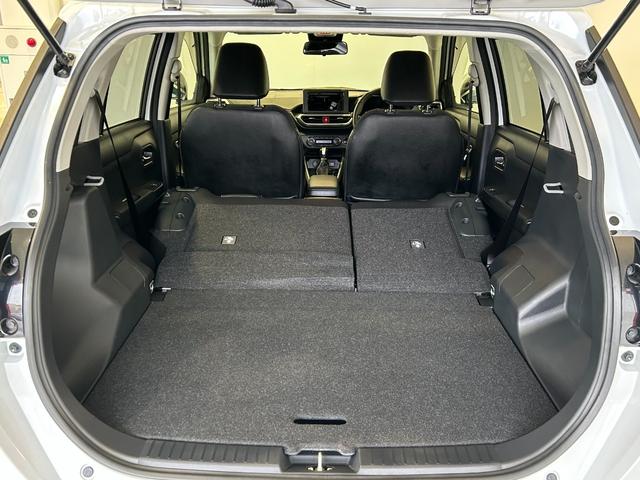 ロッキープレミアムＧパノラマモニタ−対応　衝突被害軽減ブレーキ　コ−ナ−センサ−　クル−ズコントロ−ル　フロントシ−トヒ−タ−　電動パーキング　アイドリングストップ機能（奈良県）の中古車