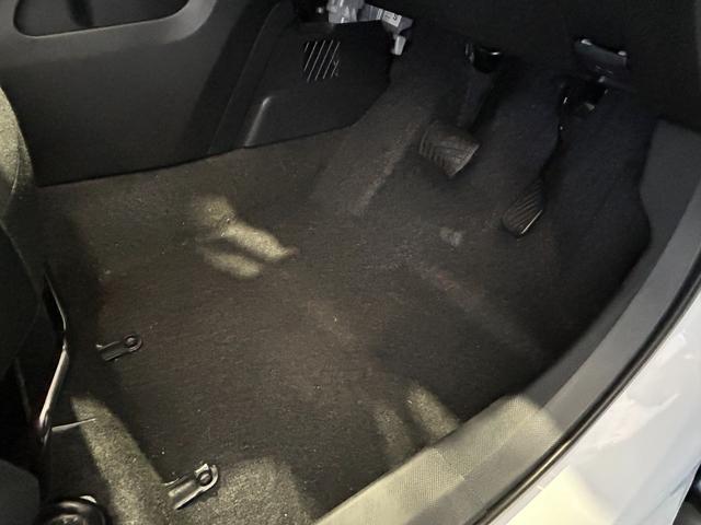 ロッキープレミアムＧパノラマモニタ−対応　衝突被害軽減ブレーキ　コ−ナ−センサ−　クル−ズコントロ−ル　フロントシ−トヒ−タ−　電動パーキング　アイドリングストップ機能（奈良県）の中古車