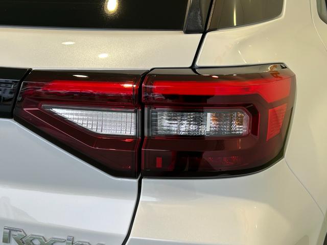 ロッキープレミアムＧパノラマモニタ−対応　衝突被害軽減ブレーキ　コ−ナ−センサ−　クル−ズコントロ−ル　フロントシ−トヒ−タ−　電動パーキング　アイドリングストップ機能（奈良県）の中古車