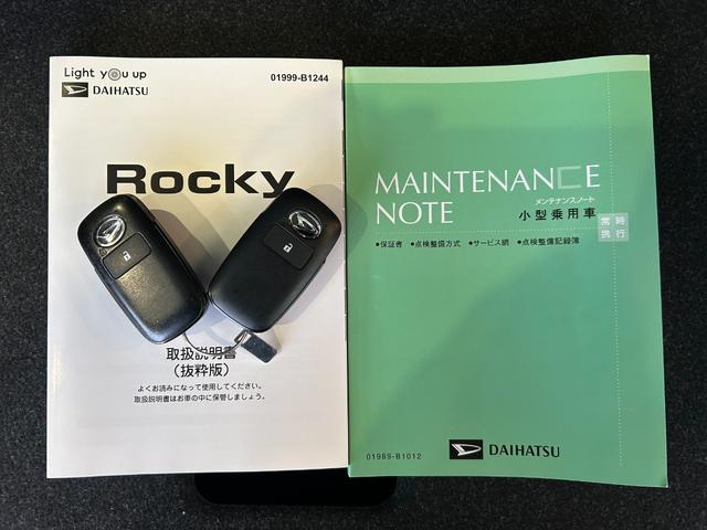 ロッキープレミアムＧパノラマモニタ−対応　衝突被害軽減ブレーキ　コ−ナ−センサ−　クル−ズコントロ−ル　フロントシ−トヒ−タ−　電動パーキング　アイドリングストップ機能（奈良県）の中古車