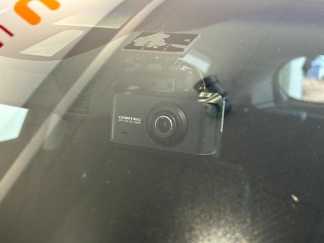 ヴェゼルハイブリッドＺナビゲーション　ドラレコ　ＥＴＣ　クル−ズコントロ−ル　プッシュボタンスタ−ト　電動パーキング　バックカメラ　ＬＥＤヘッドライト（奈良県）の中古車