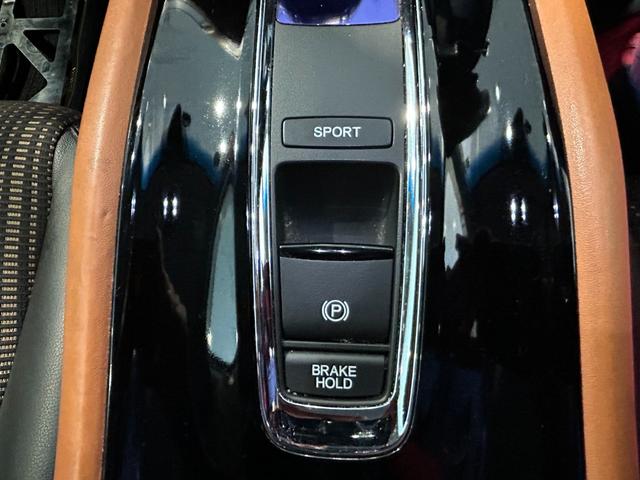 ヴェゼルハイブリッドＺナビゲーション　ドラレコ　ＥＴＣ　クル−ズコントロ−ル　プッシュボタンスタ−ト　電動パーキング　バックカメラ　ＬＥＤヘッドライト（奈良県）の中古車