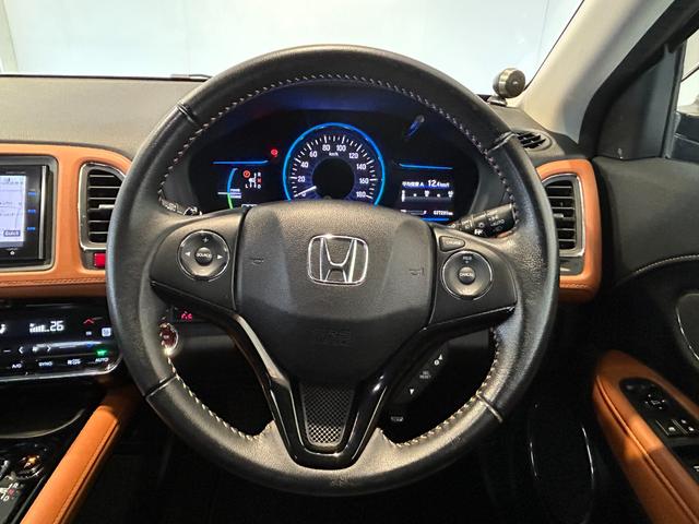 ヴェゼルハイブリッドＺナビゲーション　ドラレコ　ＥＴＣ　クル−ズコントロ−ル　プッシュボタンスタ−ト　電動パーキング　バックカメラ　ＬＥＤヘッドライト（奈良県）の中古車