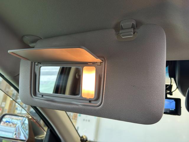 ヴェゼルハイブリッドＺナビゲーション　ドラレコ　ＥＴＣ　クル−ズコントロ−ル　プッシュボタンスタ−ト　電動パーキング　バックカメラ　ＬＥＤヘッドライト（奈良県）の中古車