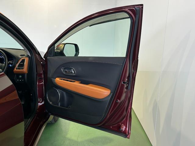 ヴェゼルハイブリッドＺナビゲーション　ドラレコ　ＥＴＣ　クル−ズコントロ−ル　プッシュボタンスタ−ト　電動パーキング　バックカメラ　ＬＥＤヘッドライト（奈良県）の中古車