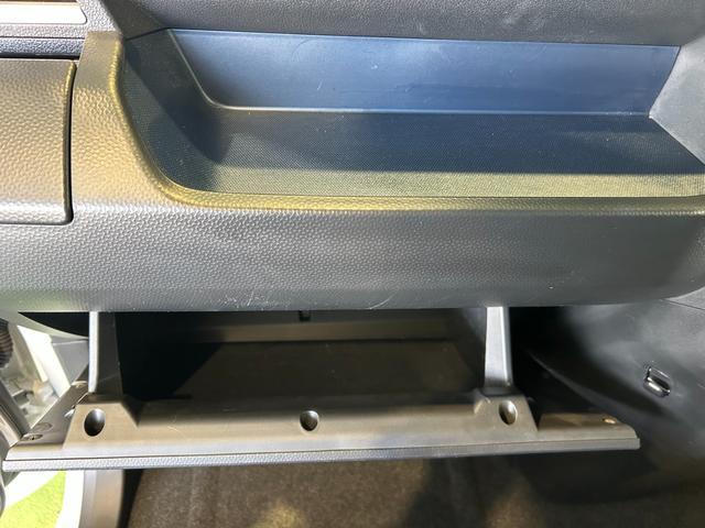 トールカスタムＧ　ターボバックカメラ対応　衝突被害軽減ブレーキ　コ−ナ−センサ−　全車速追従機能付ＡＣＣ　両側電動スライドドア　電動パーキング　プッシュボタンスタ−ト　ＬＥＤヘッドライト（奈良県）の中古車