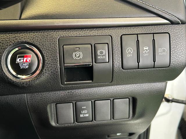 ハリアーエレガンス　ＧＲスポーツナビゲーション　ＥＴＣ　ドラレコ　クル−ズコントロ−ル　電動パーキング　衝突被害軽減ブレーキ　プッシュボタンスタ−ト　バックカメラ（奈良県）の中古車