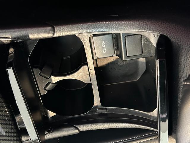 ハリアーエレガンス　ＧＲスポーツナビゲーション　ＥＴＣ　ドラレコ　クル−ズコントロ−ル　電動パーキング　衝突被害軽減ブレーキ　プッシュボタンスタ−ト　バックカメラ（奈良県）の中古車