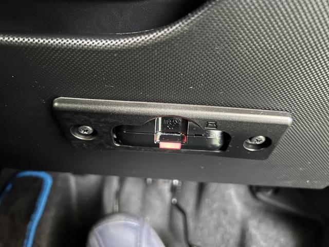 ロッキープレミアムＧ　ＨＥＶハイブリッド　ナビ　ドラレコ　ＥＴＣ　衝突被害軽減ブレーキ　コ−ナ−センサ−　全車速追従付ＡＣＣ　シ−トヒ−タ−　電動パーキング　パノラマモニタ−（奈良県）の中古車