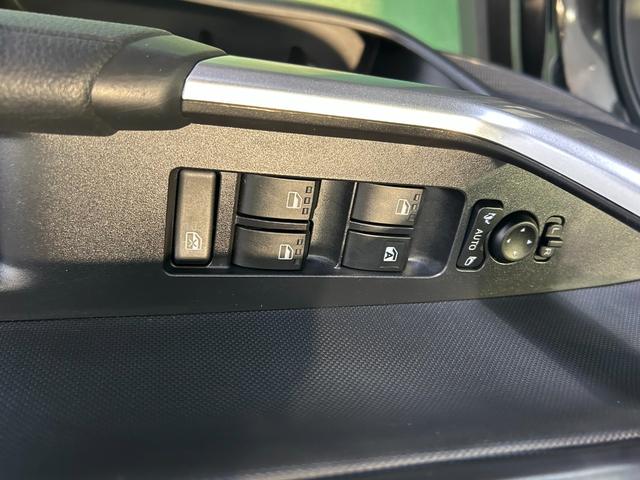 ロッキープレミアムＧ　ＨＥＶハイブリッド　ナビ　ドラレコ　ＥＴＣ　衝突被害軽減ブレーキ　コ−ナ−センサ−　全車速追従付ＡＣＣ　シ−トヒ−タ−　電動パーキング　パノラマモニタ−（奈良県）の中古車