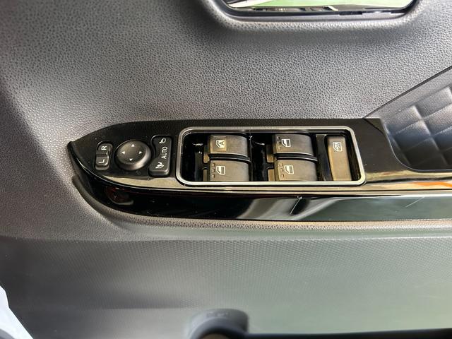 タントカスタムＸナビ　ドラレコ　ＥＴＣ　衝突被害軽減ブレーキ　バックカメラ　コ−ナ−センサ−　シ−トヒ−タ−　ロングスライドシ−ト　アイドリングストップ機能　両側電動スライドドア　プッシュボタンスタ−ト（奈良県）の中古車