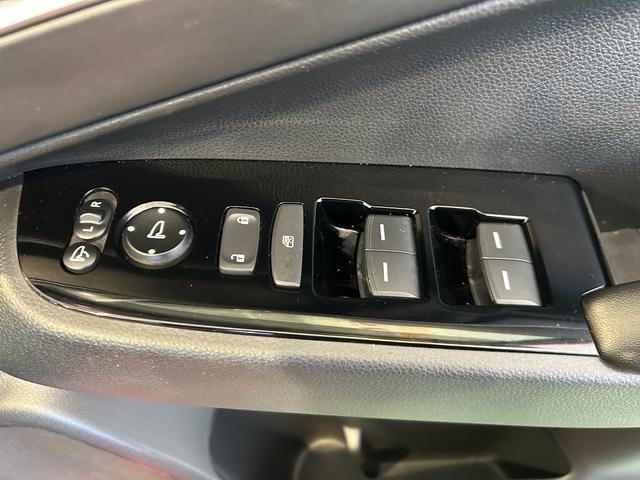 ヴェゼルe:HEV Zナビ ドラレコ ETC2.0 クル−ズコントロ−ル テレビキャンセラー コ−ナ−センサ− 衝突被害軽減ブレーキ バックカメラ LEDヘッドライト(奈良県)の中古車