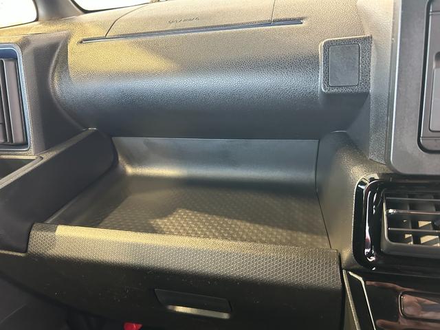 タントカスタムＲＳタ−ボ車　ディスプレイオーディオ　衝突被害軽減ブレーキ　コ−ナ−センサ−　両側電動スライドドア　電動パーキング　アイドリングストップ機能　シ−トヒ−タ−　パノラマモニタ−　ＬＥＤヘッドライト（奈良県）の中古車