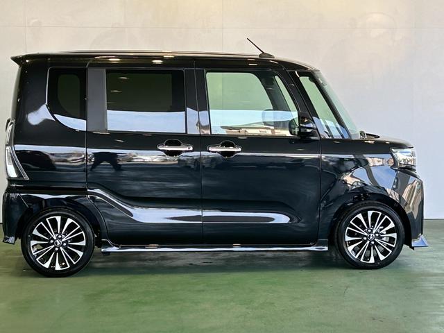 タントカスタムＲＳタ−ボ車　ディスプレイオーディオ　衝突被害軽減ブレーキ　コ−ナ−センサ−　両側電動スライドドア　電動パーキング　アイドリングストップ機能　シ−トヒ−タ−　パノラマモニタ−　ＬＥＤヘッドライト（奈良県）の中古車