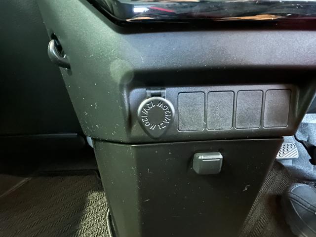 トールカスタムＧ　ターボバックカメラ対応　両側電動スライドドア　衝突被害軽減ブレーキ　コ−ナ−センサ−　全車速追従機能付ＡＣＣ　アイドリングストップ機能　プッシュボタンスタ−ト　電動パーキング　ＬＥＤヘッドライト（奈良県）の中古車