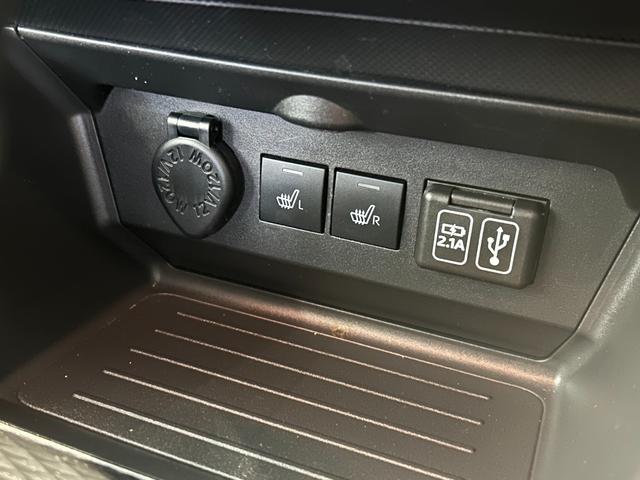 ロッキープレミアムナビ　ドラレコ　ＥＴＣ　シ−トヒ−タ−　衝突被害軽減ブレーキ　コ−ナ−センサ−　テレビキャンセラー　アイドリングストップ機能　プッシュボタンスタ−ト　テレビキャンセラー　パノラマモニタ−（奈良県）の中古車