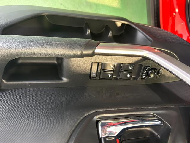 ロッキープレミアムナビ　ドラレコ　ＥＴＣ　シ−トヒ−タ−　衝突被害軽減ブレーキ　コ−ナ−センサ−　テレビキャンセラー　アイドリングストップ機能　プッシュボタンスタ−ト　テレビキャンセラー　パノラマモニタ−（奈良県）の中古車