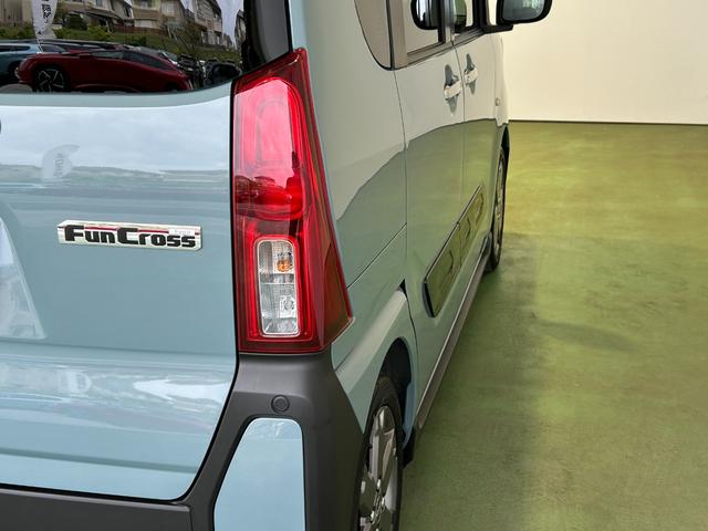 タントファンクロスターボナビ　ドラレコ　コ−ナ−センサ−　衝突被害軽減ブレーキ　フロントシ−トヒ−タ−　両側電動スライドドア　アイドリングストップ機能　バックカメラ　プッシュボタンスタ−ト　電動パーキング（奈良県）の中古車