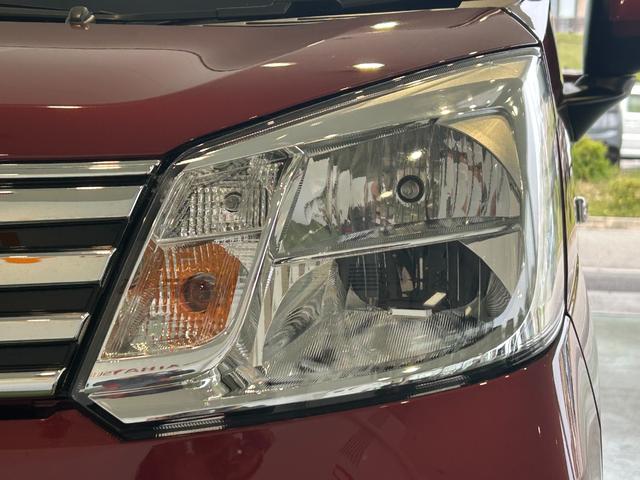 ムーヴＸリミテッドII　ＳＡIIIナビ　片側シ−トヒ−タ−　衝突被害軽減ブレーキ　オ−トハイビ−ム　アイドリングストップ機能　　プッシュボタンスタ−ト　バックカメラ　キーフリ−　ＬＥＤヘッドライト（奈良県）の中古車