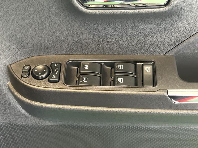 タントカスタムＲＳバックカメラ対応　衝突被害軽減ブレーキ　コ−ナ−センサ−　両側電動スライドドア　アイドリングストップ機能　シ−トヒ−タ−　電動パーキング　プッシュボタンスタ−ト　ＬＥＤヘッドライト（奈良県）の中古車