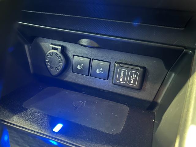 ロッキープレミアムG HEVディスプレイオーディオ ドラレコ ETC シ−トヒ−タ− 全車速追従付ACC 電動パーキング コ−ナ−センサ− 衝突被害軽減ブレーキ パノラマモニタ− LEDヘッドライト(奈良県)の中古車