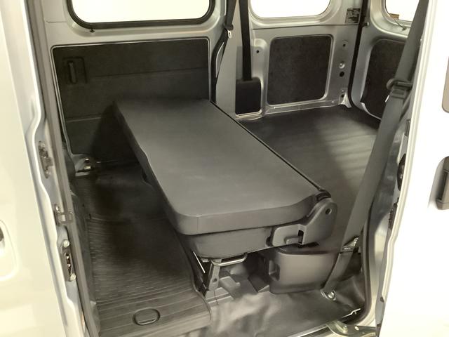 ハイゼットカーゴＤＸ　４ＷＤ　ＣＶＴ　前後コーナーセンサー　両側スライドドア走行無制限１年保証　前後コーナーセンサー　４ＷＤ　ＣＶＴ車　オートマチックハイビーム　アイドリングストップ　キーレスエントリー　横滑り防止装置　オートライト　ヘッドライトレベライザー　ラジオ（兵庫県）の中古車