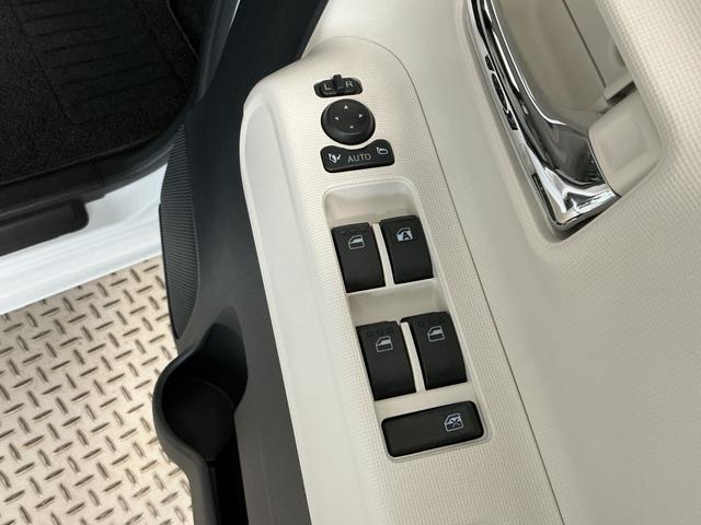ムーヴキャンバスストライプスＧ　雹害車両　両側電動スライド　コーナーセンサー雹害車両　１年保証　両側電動スライドドア　前後コーナーセンサー　前席シートヒーター　ホットカップホルダー　オートハイビーム　ＬＥＤヘッドライト　プッシュスタート　横滑り防止装置　オートエアコン（兵庫県）の中古車
