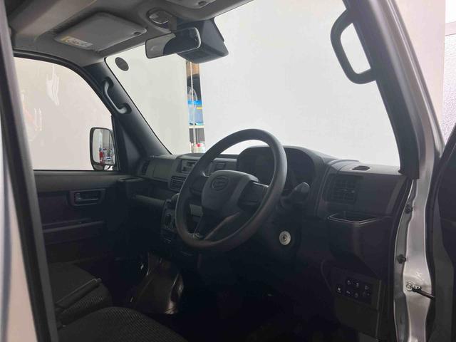 ハイゼットカーゴＤＸダイハツ認定中古車　スマートアシスト付き　衝突被害軽減ブレーキ　前後誤発進抑制ブレーキ　まごころ保証付き　４ＷＤ　キーレスエントリー　コーナーセンサー　オートライト（鳥取県）の中古車
