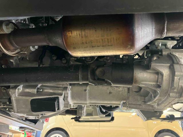 ハイゼットトラックスタンダードスマートアシスト付き　パートタイム４ＷＤ　ラジオ付き　オートライト・ハイビーム　衝突回避支援ブレーキ　誤発進抑制制御機能　ＭＴ車　コーナーセンサー　アイドリングストップ（鳥取県）の中古車