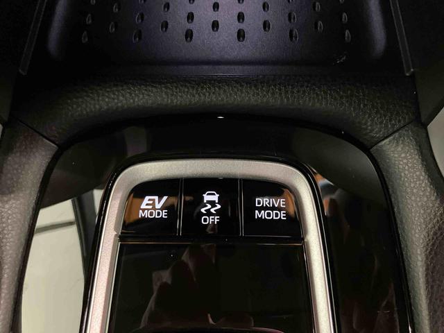 カローラクロスハイブリッド　Ｚナビゲーションシステム付き　全周囲カメラ付き　ＥＴＣ付き　ハイブリッド車　シートヒーター　キーフリーシステム　電動リアゲート　ステアリングスイッチ　オートライト・ハイビーム　オートエアコン（鳥取県）の中古車