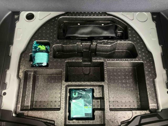 カローラクロスハイブリッド　Ｚナビゲーションシステム付き　全周囲カメラ付き　ＥＴＣ付き　ハイブリッド車　シートヒーター　キーフリーシステム　電動リアゲート　ステアリングスイッチ　オートライト・ハイビーム　オートエアコン（鳥取県）の中古車