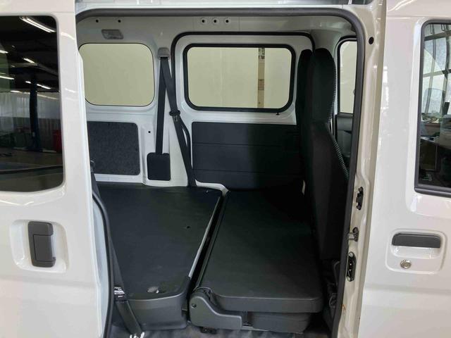 ハイゼットカーゴＤＸスマートアシスト付き　パートタイム４ＷＤ　ラジオ付き　衝突回避支援ブレーキ　誤発進抑制制御機能　オートライト・ハイビーム　パワーウィンドウ　両側スライドドア　ＭＴ車（鳥取県）の中古車