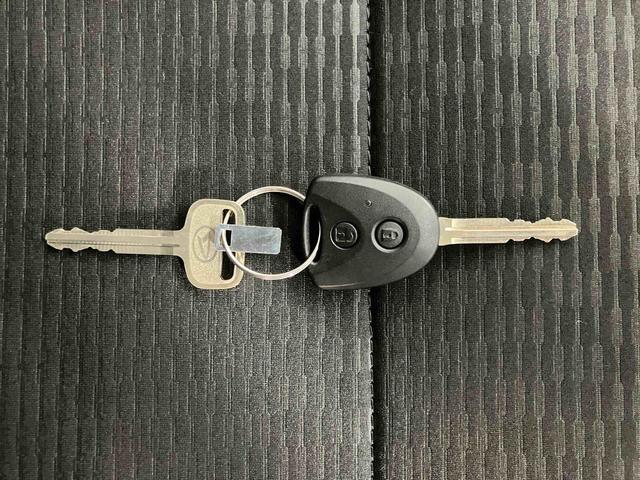 ハイゼットカーゴＤＸスマートアシスト付き　パートタイム４ＷＤ　ラジオ付き　衝突回避支援ブレーキ　誤発進抑制制御機能　オートライト・ハイビーム　パワーウィンドウ　両側スライドドア　ＭＴ車（鳥取県）の中古車