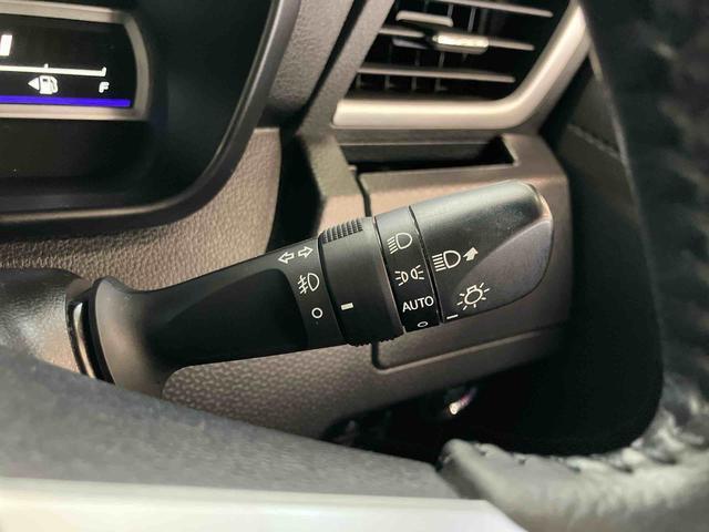 トールカスタムＧ　リミテッドII　ＳＡIIIスマートアシスト付き　ナビゲーションシステム付き　パノラマモニター付き　ドライブレコーダー付き　クルーズコントロール　両側電動スライドドア　シートヒーター　オートライト・ハイビーム　オートエアコン（鳥取県）の中古車