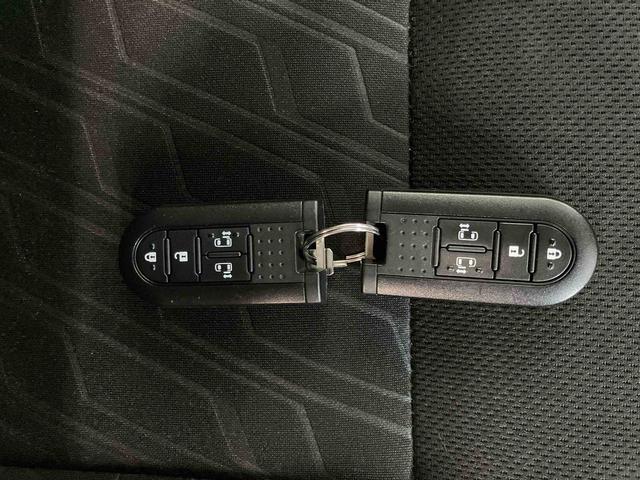 トールカスタムＧ　リミテッドII　ＳＡIIIスマートアシスト付き　ナビゲーションシステム付き　パノラマモニター付き　ドライブレコーダー付き　クルーズコントロール　両側電動スライドドア　シートヒーター　オートライト・ハイビーム　オートエアコン（鳥取県）の中古車