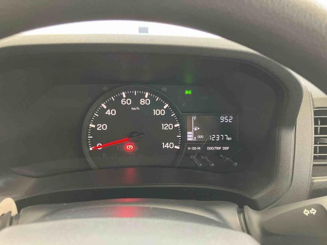 ハイゼットカーゴＤＸスマートアシスト付き　パートタイム４ＷＤ　ラジオ付き　衝突回避支援ブレーキ　誤発進抑制制御機能　オートライト・ハイビーム　パワーウィンドウ　両側スライドドア　ＭＴ車（鳥取県）の中古車