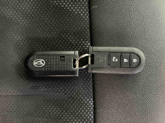 タントカスタムＸ　トップエディションＳＡIIIスマートアシスト付き　ナビゲーションシステム付き　バックカメラ付き　両側スライド・片側電動　オートライト　電動格納ドアミラー　シートヒーター　キーフリーシステム　ステアリングスイッチ　オートエアコン（鳥取県）の中古車