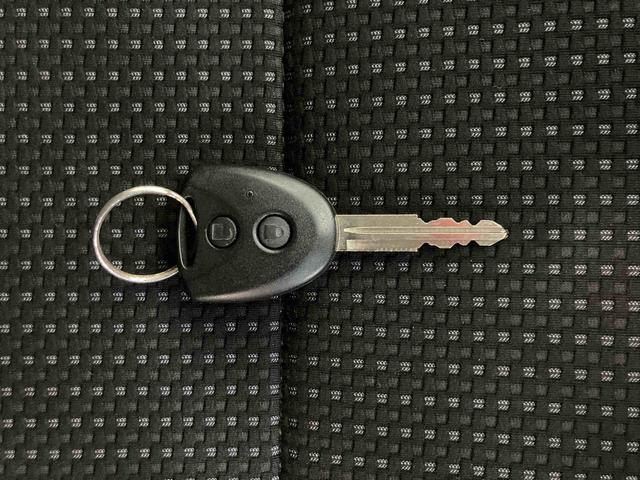 ハイゼットカーゴクルーズSAIIIスマートアシスト付き CDチューナー付き 衝突回避支援ブレーキ 誤発進抑制制御機能 オートライト・ハイビーム パワーウィンドウ 両側スライドドア キーレスエントリー 電動格納ドアミラー(鳥取県)の中古車