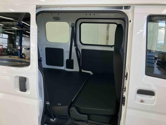 ハイゼットカーゴＤＸスマートアシスト付き　パートタイム４ＷＤ　ラジオ付き　衝突回避支援ブレーキ　誤発進抑制制御機能　オートライト・ハイビーム　パワーウィンドウ　両側スライドドア（鳥取県）の中古車