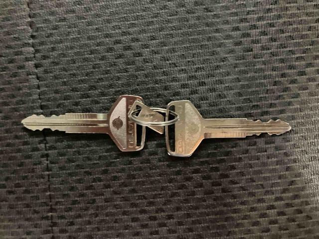 ハイゼットトラックスタンダード　農用スペシャルＳＡIIIｔスマートアシスト付き　パートタイム４ＷＤ　ラジオ付き　衝突回避支援ブレーキ　誤発進抑制制御機能　ＭＴ車　荷台作業灯　マニュアルエアコン　マニュアルレベリング機能（鳥取県）の中古車