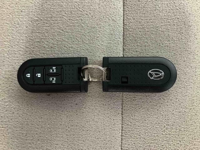 ムーヴキャンバスＧホワイトアクセントＶＳ　ＳＡIIIスマートアシスト付き　ナビゲーションシステム付き　パノラマモニター付き　両側電動スライドドア　電動格納ドアミラー　シートヒーター　プッシュボタンスタート　オートエアコン　オートライト・ハイビーム（鳥取県）の中古車