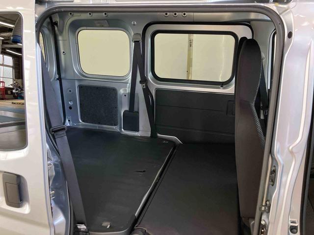 ハイゼットカーゴＤＸスマートアシスト付き　ＭＴ車　パートタイム４ＷＤ　ラジオ付き　衝突回避支援ブレーキ　誤発進抑制制御機能　オートライト・ハイビーム　パワーウィンドウ　両側スライドドア（鳥取県）の中古車