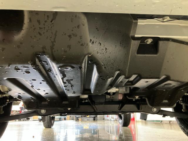 ハイゼットトラックスタンダードスマートアシスト付き　パートタイム４ＷＤ　ラジオ付き　オートライト・ハイビーム　衝突回避支援ブレーキ　誤発進抑制制御機能　ＭＴ車　コーナーセンサー　アイドリングストップ（鳥取県）の中古車