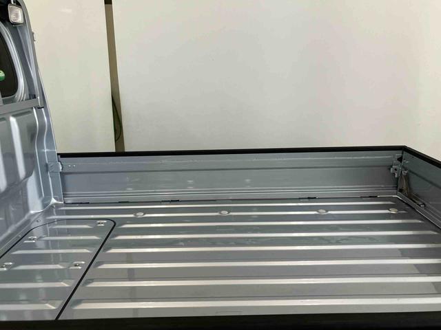 ハイゼットトラックEXTCDチューナー付き 荷台作業灯付き キーレスエントリー パワーウィンドウ マニュアルエアコン マニュアルレベリング機能 パートタイム4WD シガーソケット(鳥取県)の中古車