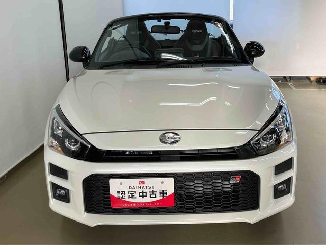 コペン 中古車 ＧＲ　スポーツナビゲーションシステム付き　オートライト　ＥＴＣ付き　オートエアコン　両席シートヒーター　電動ドアミラー　プッシュボタンスタート　アイドリングストップ　キーフリーシステム　盗難防止システム