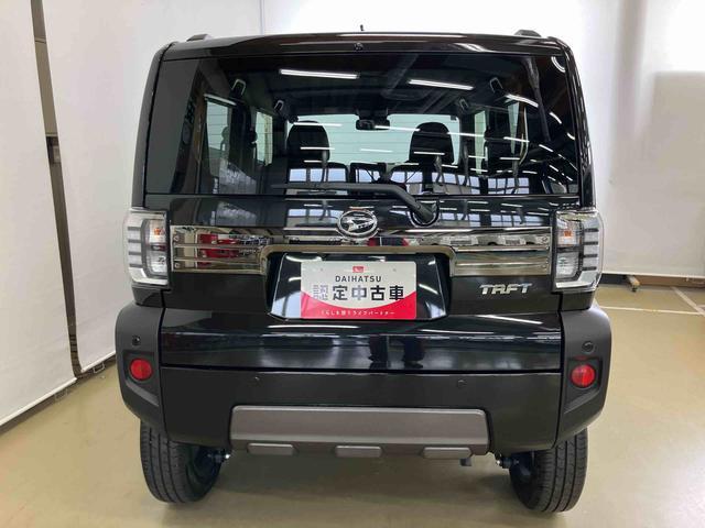 タフト 中古車 Ｇ　ダーククロムベンチャースマートアシスト付き　シートヒーター　スカイフィールトップ　電動パーキングブレーキ　コーナーセンサー　オートライト・ハイビーム　ＬＥＤヘッドランプ　キーフリー　アルミホイール
