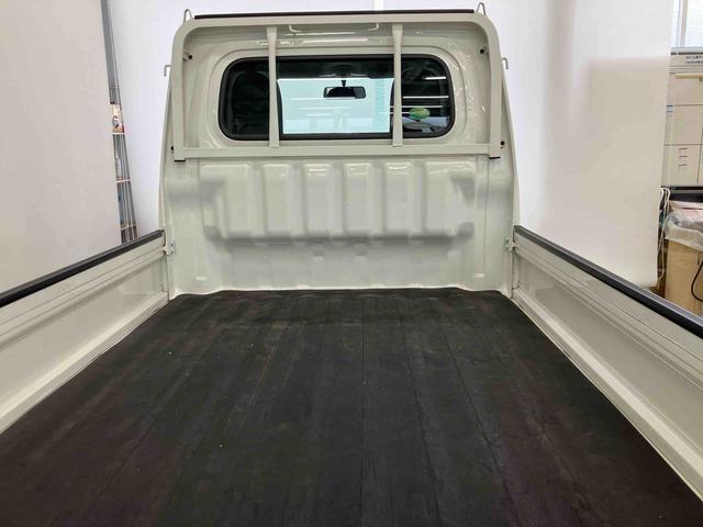 ハイゼットトラックスタンダードラジオ付き　パートタイム４ＷＤ　荷台ゴムマット・プロテクター付き　マニュアルエアコン　マニュアルレベリング機能　シガーソケット　ＡＴ車（鳥取県）の中古車